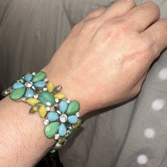 Floral enamel Bracelet rhinestones spring colors - Picture 3 of 5